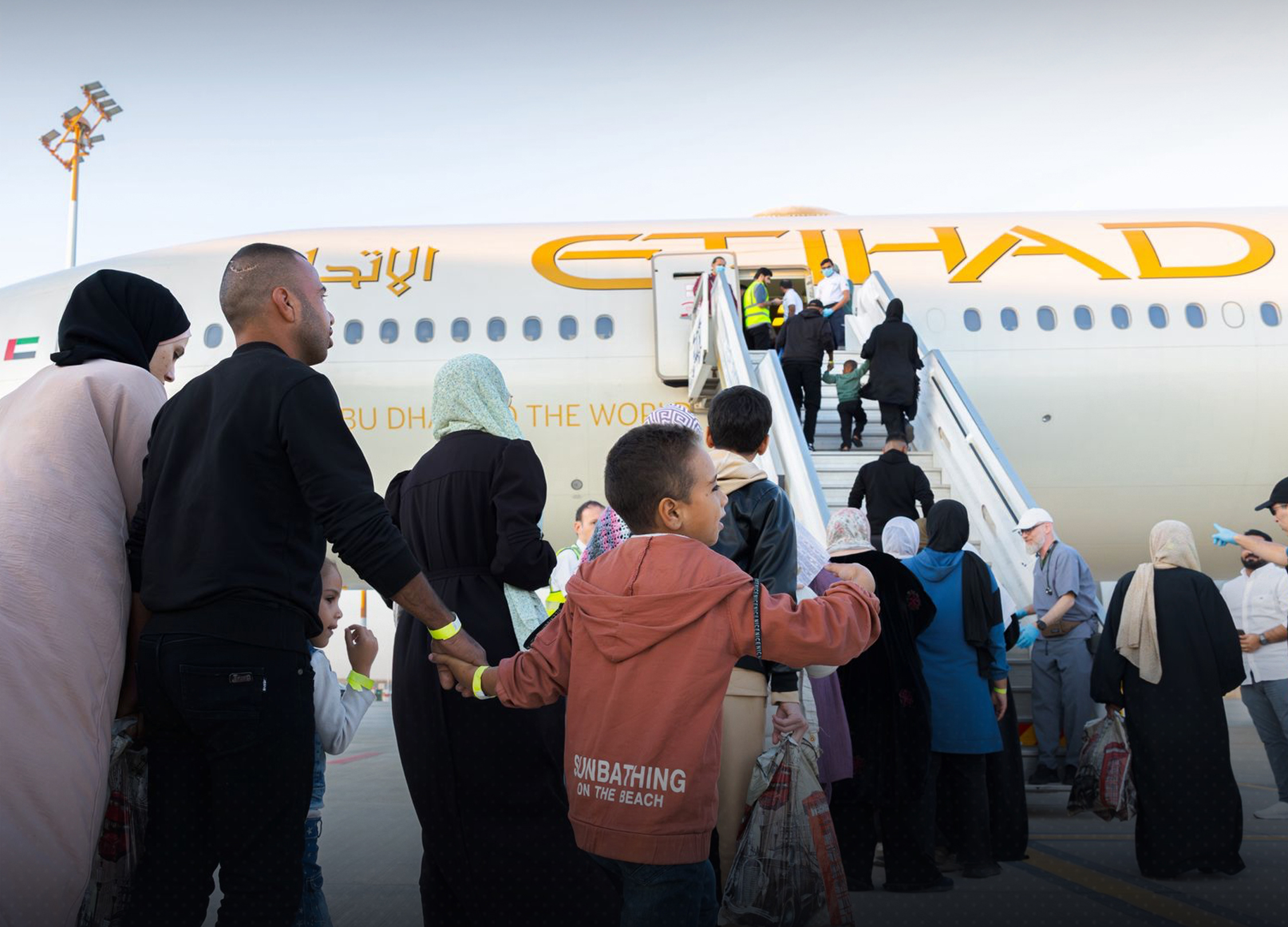 উন্নত চিকিৎসার জন্য গা’জা থেকে ৫৭ রুগীকে দেশে নিয়ে গেল আরব আমিরাত