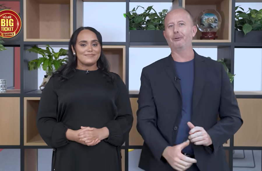 আবুধাবি বিগ টিকিটে ৪২ লক্ষ টাকার সোনা জিতলেন বাংলাদেশি বিক্রয়কর্মী