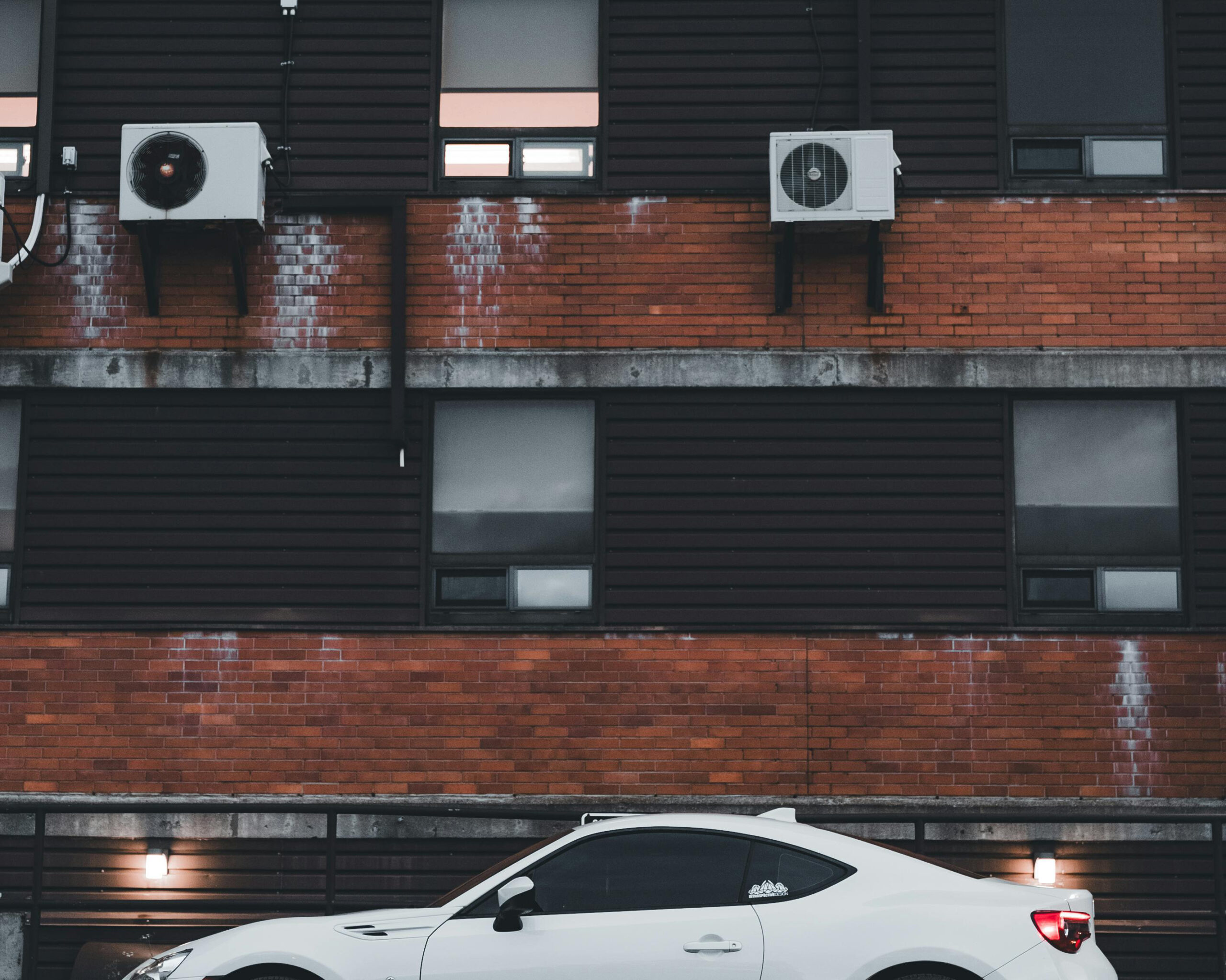 আমিরাতে এসি চু’রি করে ধরা খেল এশিয়ান প্রবাসী, ১ লক্ষ ৩০ হাজার দিরহাম জরিমানা