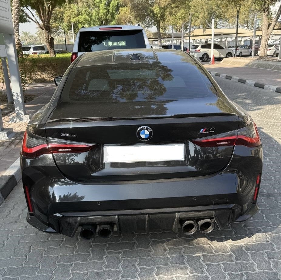 দুবাইয়ে বিএমডব্লিউ নিয়ে বেপরোয়া ড্রাইভিঙের সময়  ধরা খেল ভ্রমণকারী (ভিডিও-সহ)