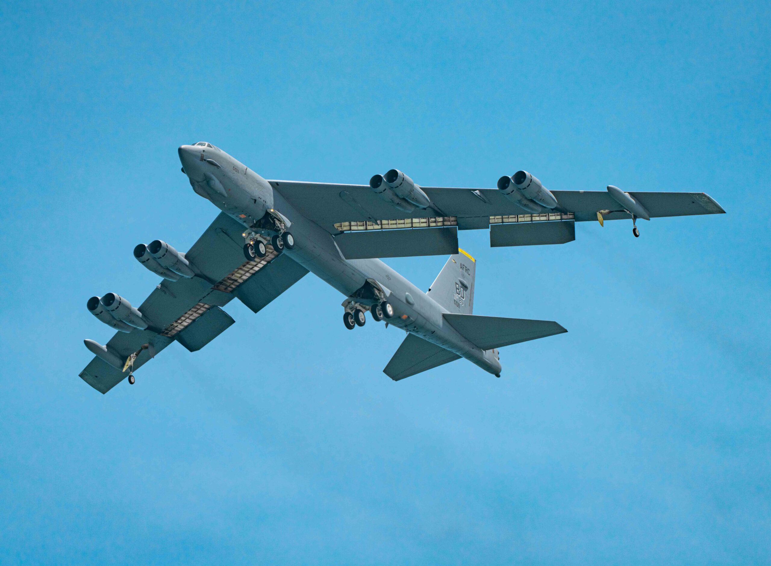 ১১ জন যাত্রী নিয়ে উধাও ইন্দোনেশিয়ার বিমান, চলছে অনুসন্ধান ও উদ্ধার অভিযান