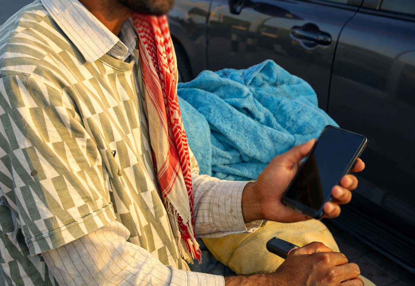 দুবাইয়ে বড়লোকদের টার্গেট করা ভিক্ষা করার সময় ২০ হাজার দিরহাম-সহ ভিক্ষুক আ*ট’ক