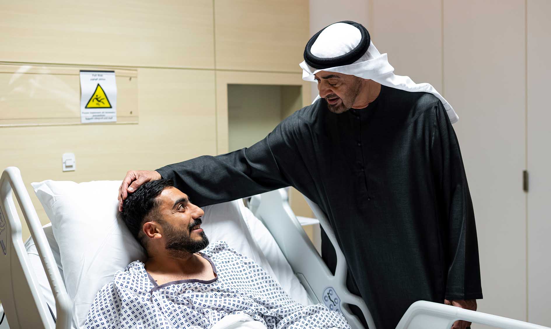 ইরানের হা*ম*লা*য় আ*হ*তদের দেখতে হাসপাতালে আমিরাতের প্রেসিডেন্ট আল নাহিয়ান