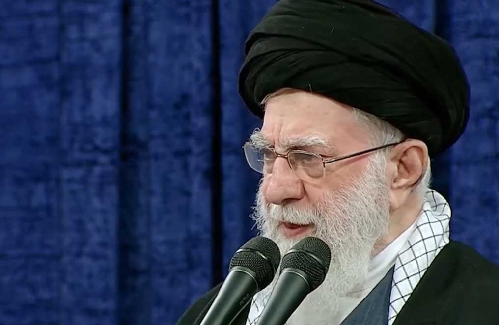 দরিদ্র পরিবার থেকে যেভাবে ইরানের সুপ্রিম লিডার হলেন খামেনি